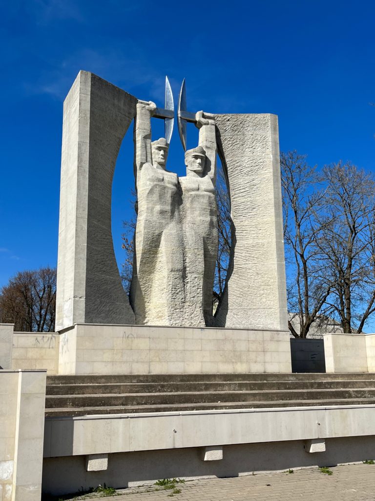 “Glory to Work” Monument in Kohtla-Järve, Estonia © Katherine Fama 2023